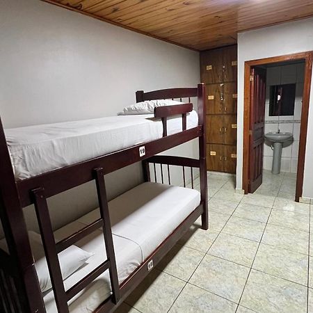 Hostel Peter Pan Puerto Iguazú Exteriör bild