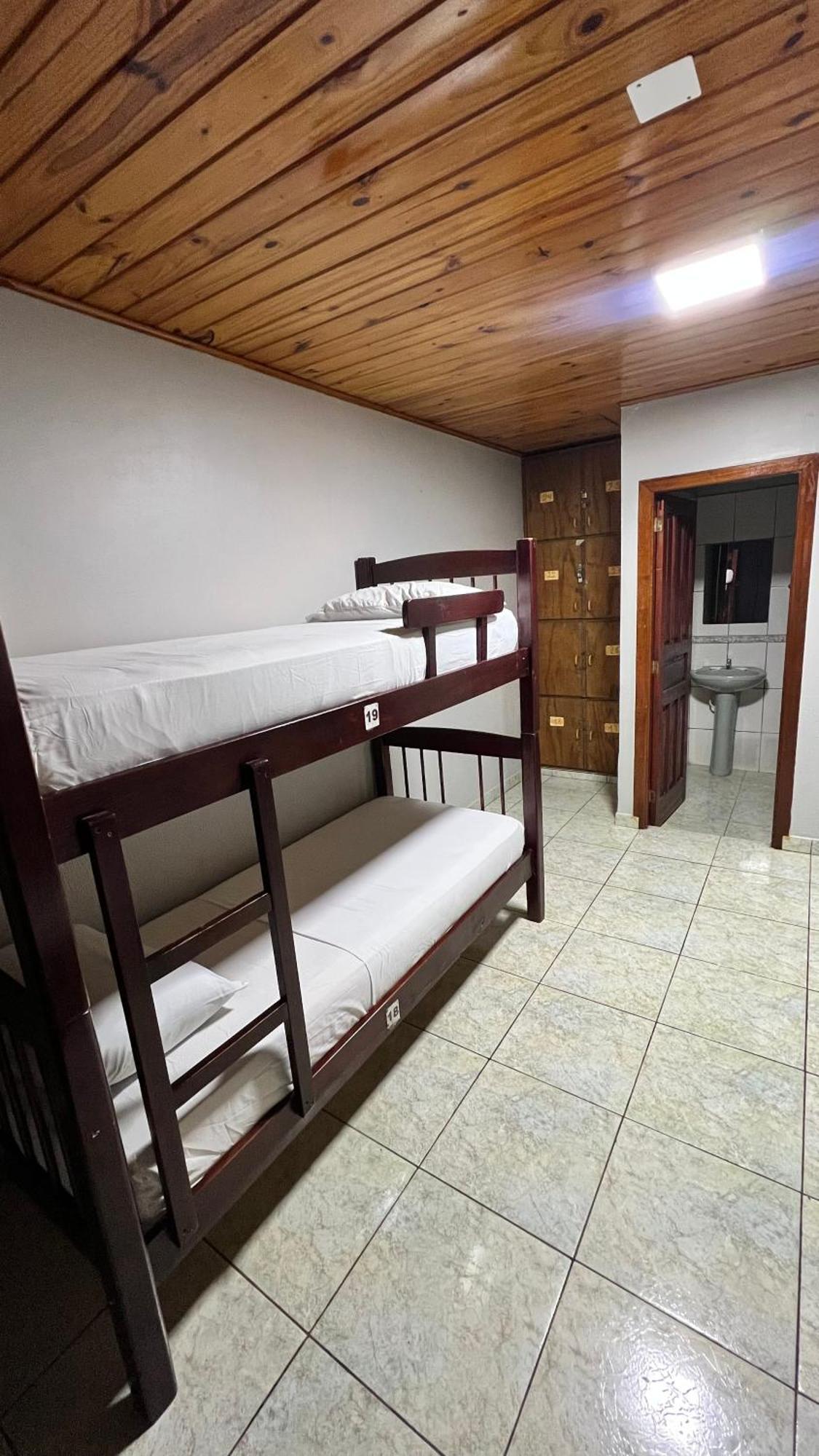 Hostel Peter Pan Puerto Iguazú Exteriör bild